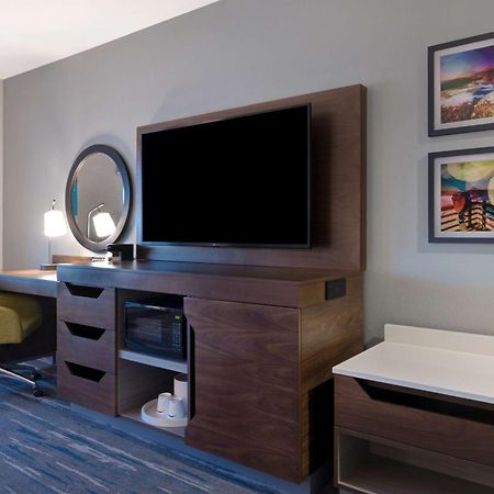 Hampton Inn & Suites Marina Esterno foto