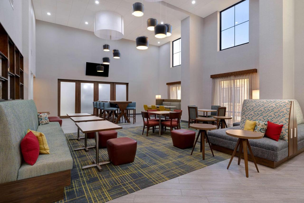 Hampton Inn & Suites Marina Esterno foto