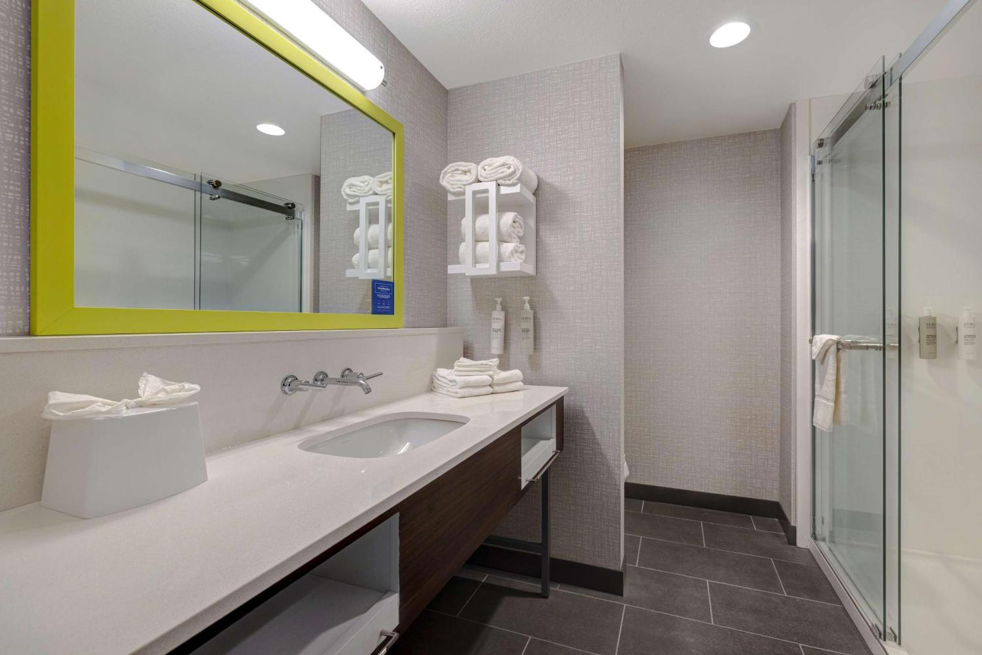 Hampton Inn & Suites Marina Esterno foto