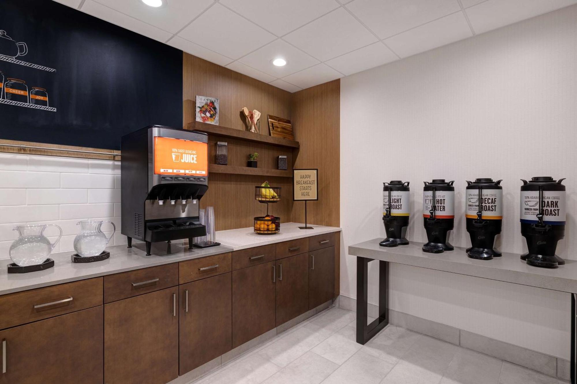 Hampton Inn & Suites Marina Esterno foto