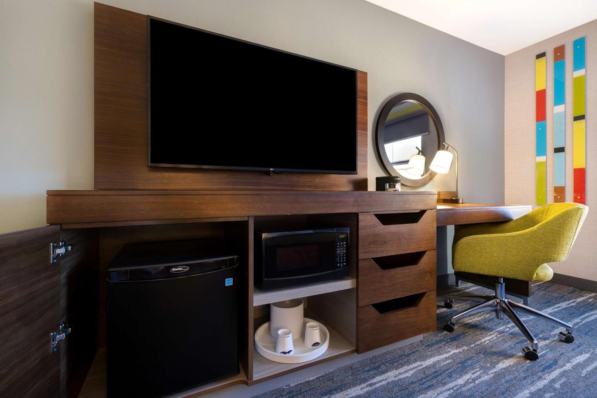 Hampton Inn & Suites Marina Esterno foto
