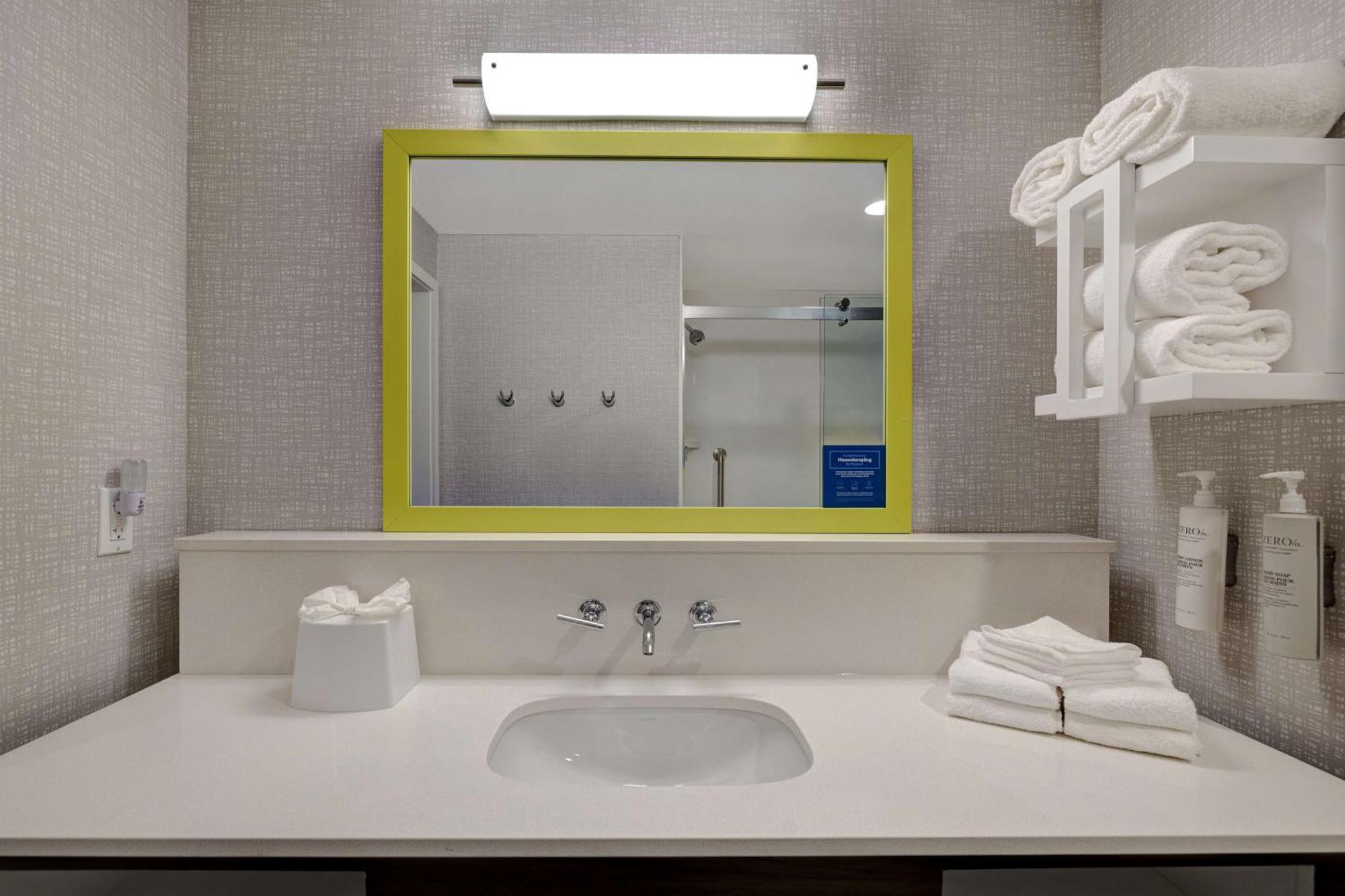 Hampton Inn & Suites Marina Esterno foto