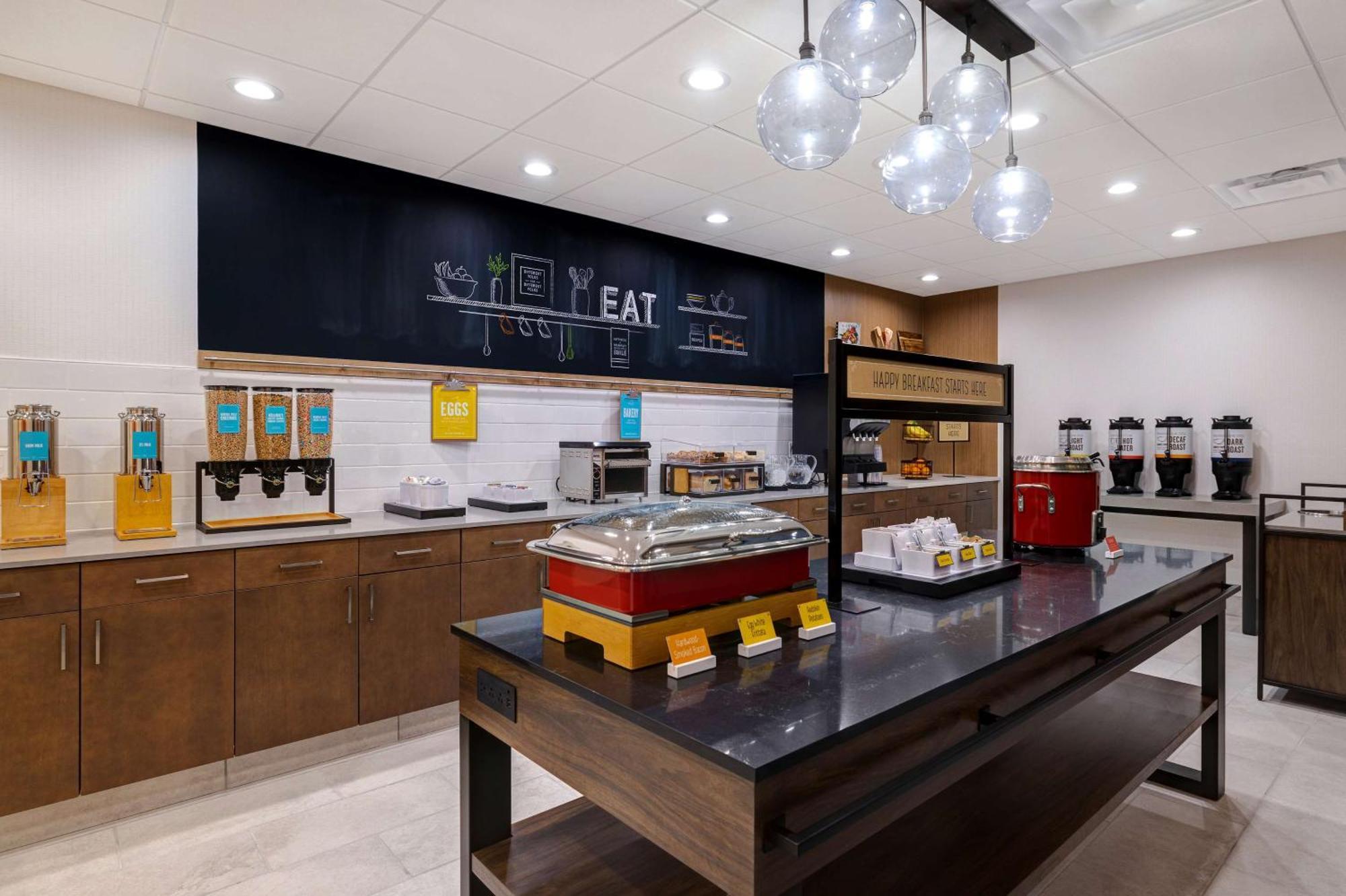 Hampton Inn & Suites Marina Esterno foto
