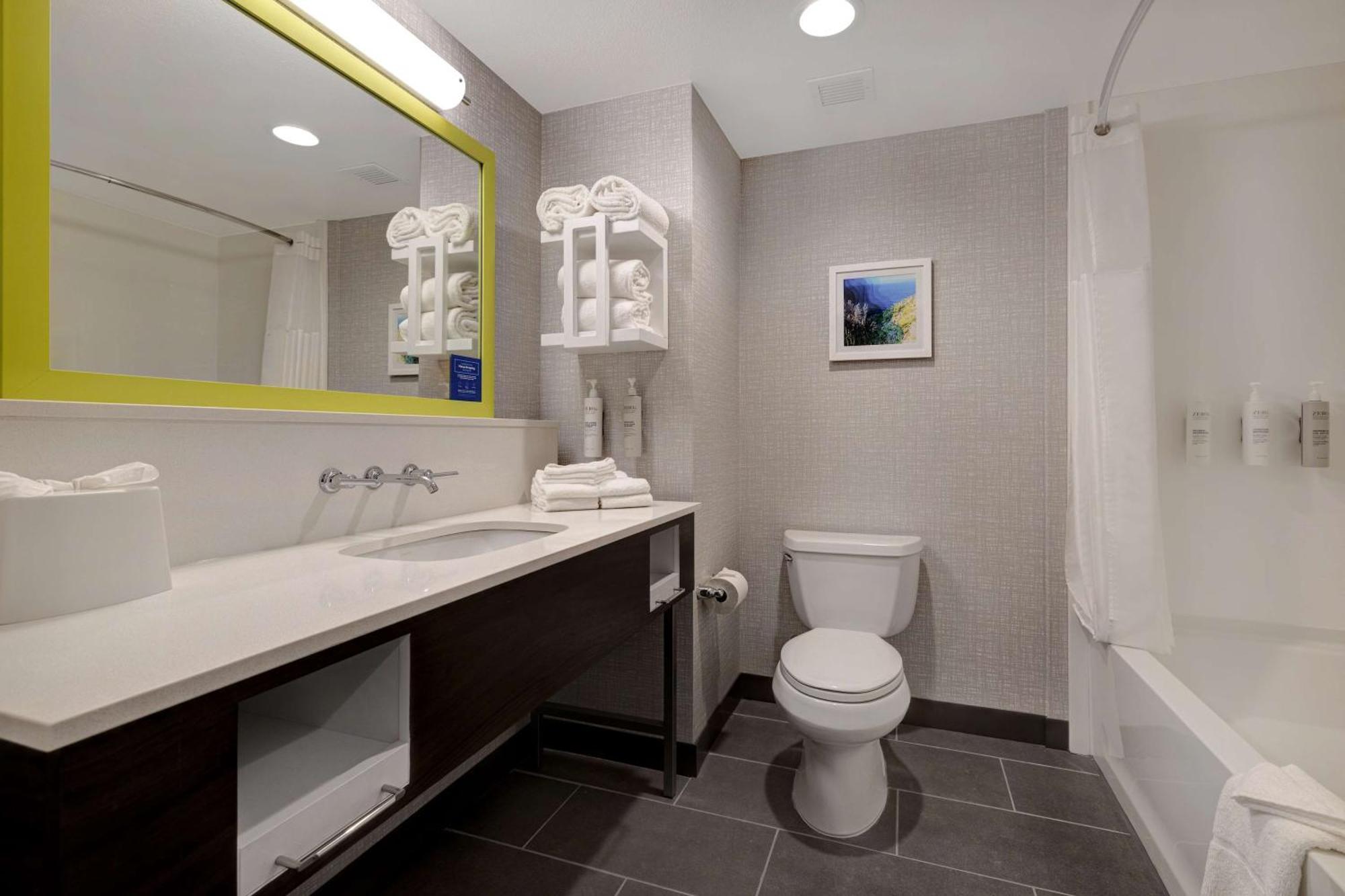 Hampton Inn & Suites Marina Esterno foto